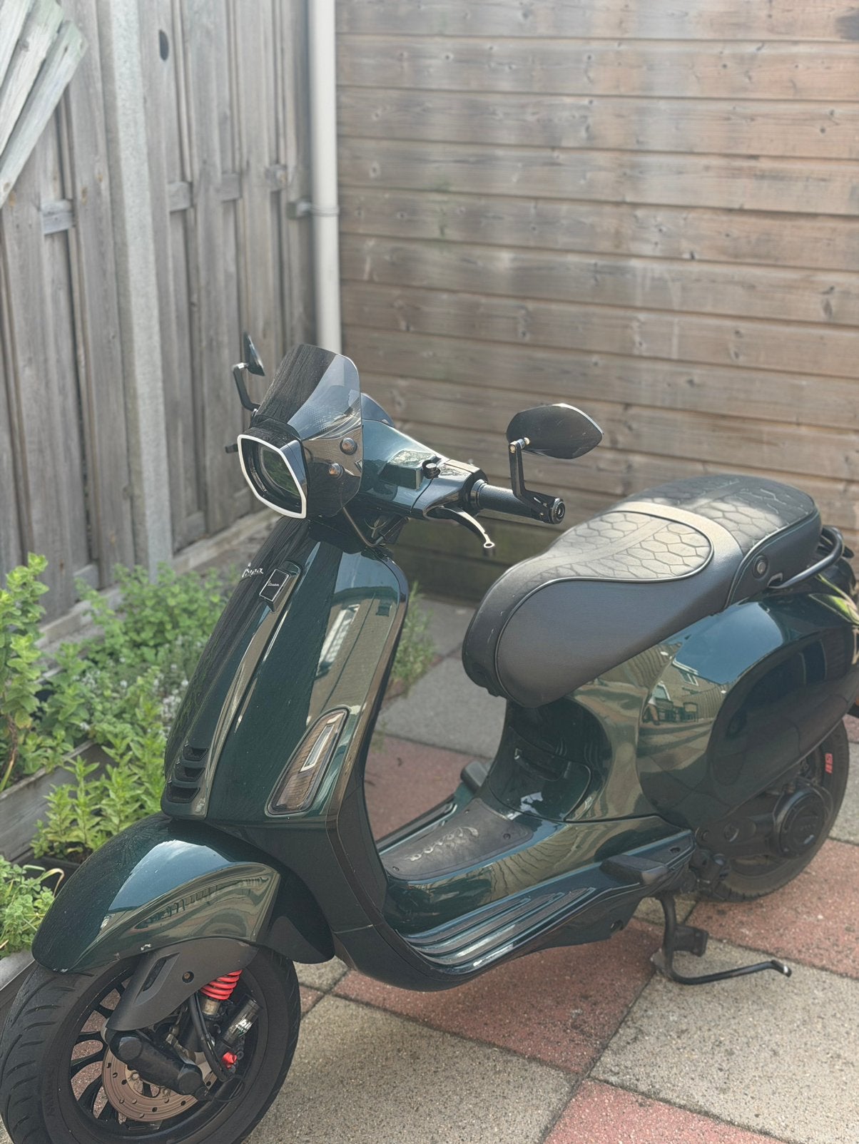 Vespa sprint 80 cc, Fietsen en Brommers, Scooters | Vespa, Ophalen, Zo goed als nieuw, Benzine