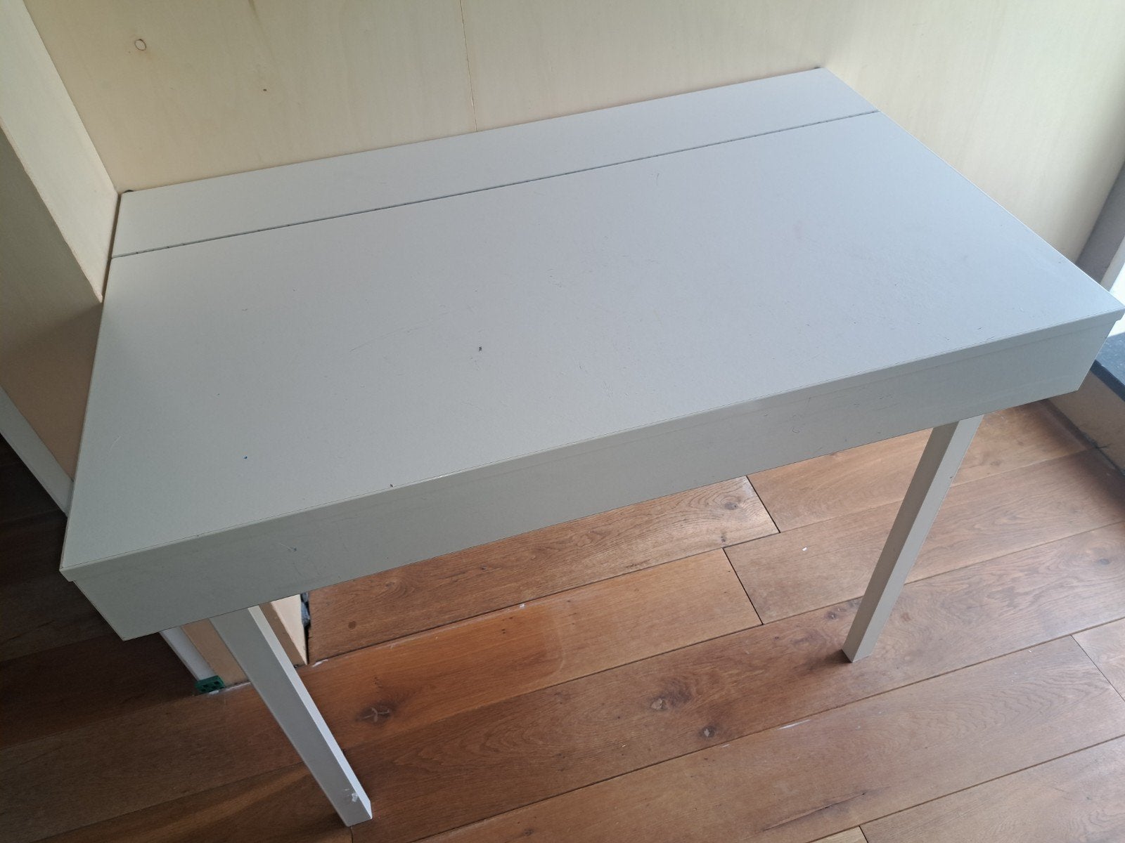 uniek minimalistisch bureau met twee werkbladen van Ikea, Computers en Software, Ophalen