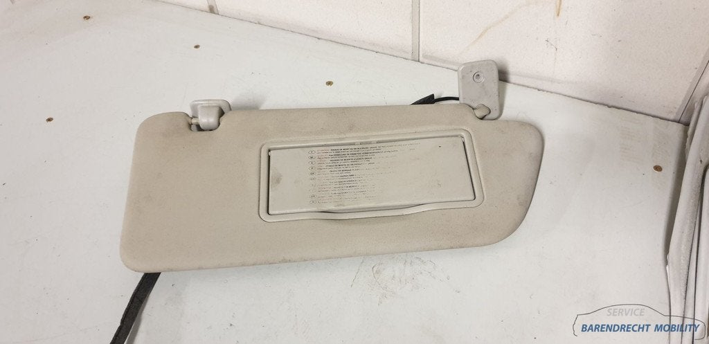 Zonneklep Peugeot 3008 zonne klep make up spiegel rechts pas, Auto-onderdelen, Taurusavenue 1
2132 LS  Hoofddorp, NL, Gebruikt