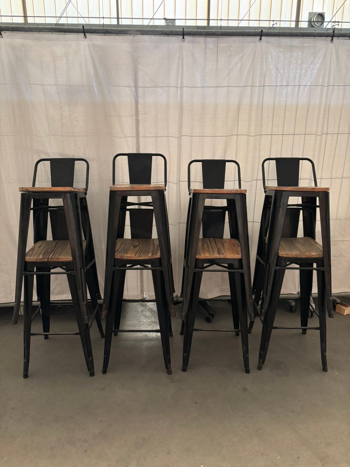 Barkruk / barkrukken Tolix stijl, Ophalen, Studio Larilo, Met voetsteun, 60 tot 90 cm