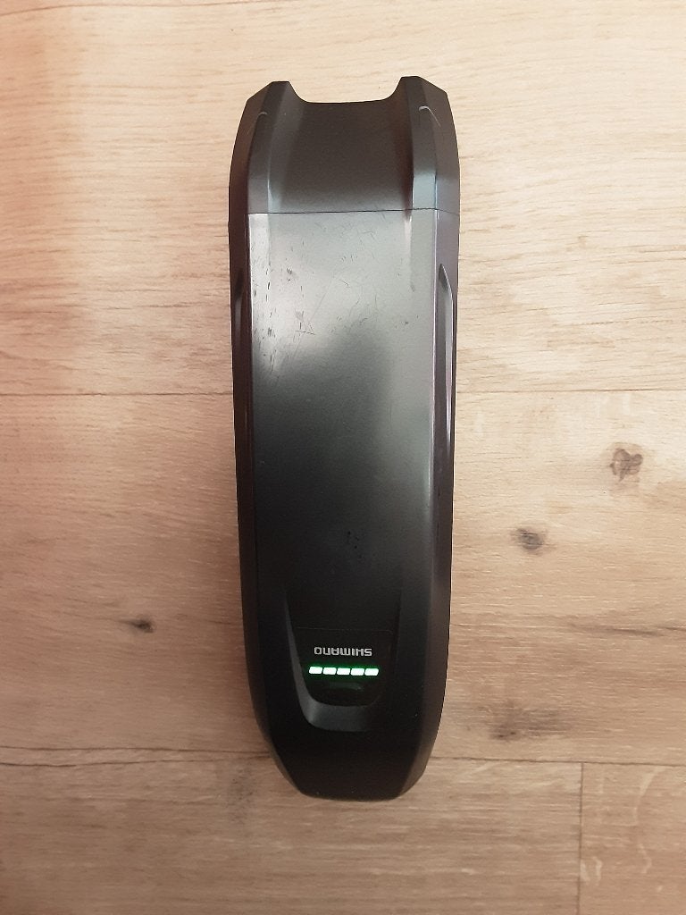 Shimano Steps BT-8010 accu met oplader, Ophalen, Gebruikt