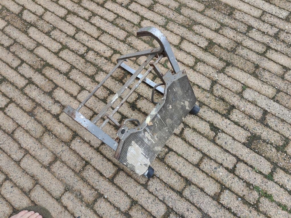 Trap afstandhouder ijzeren, Ophalen, Gebruikt, Trap