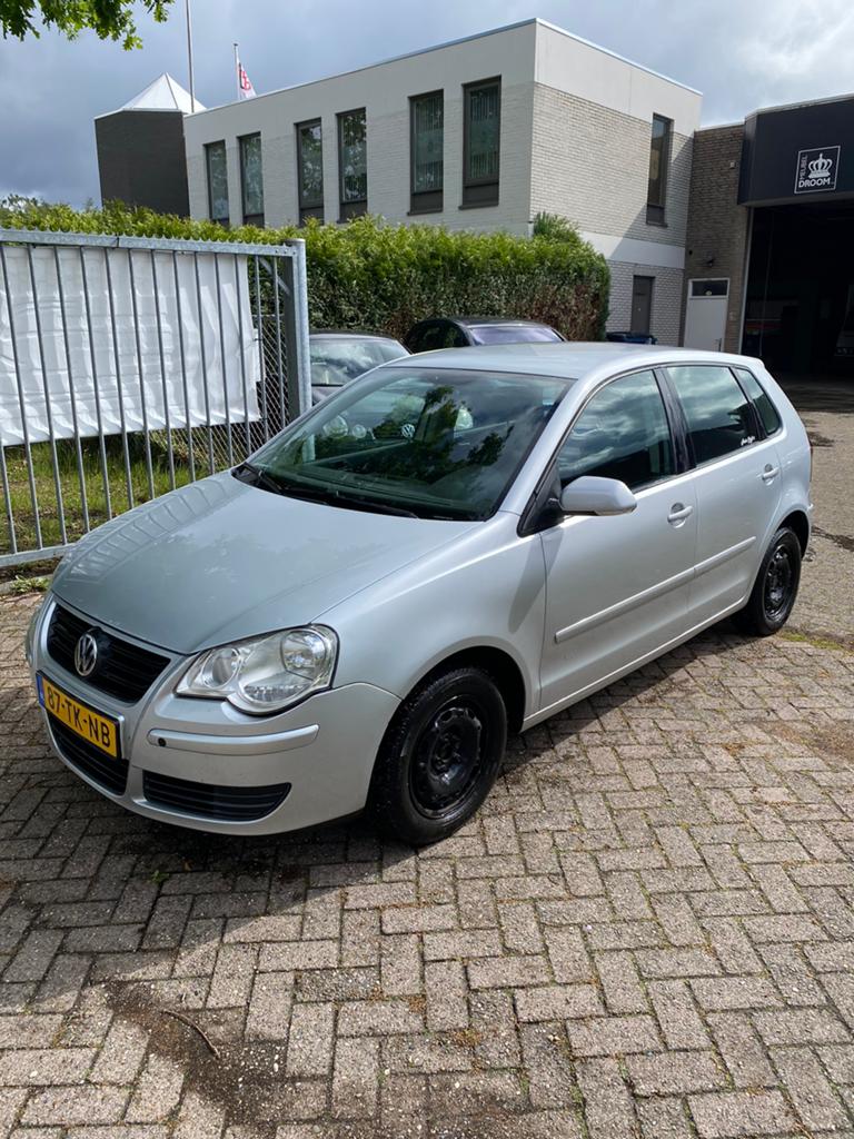 EXPORT OF HANDEL start niet, Voorwielaandrijving, 15 km/l, 40 €/maand, Beige