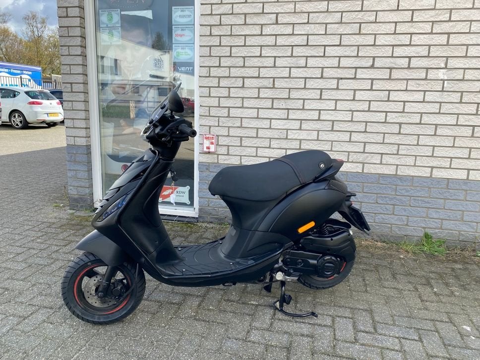 JONGE PIAGGIO ZIP SP 45 4-TAKT MAT BLACK  BROM  BJ2024 1500K, PIAGGIO, Onbekend, Onbekend, Piaggio