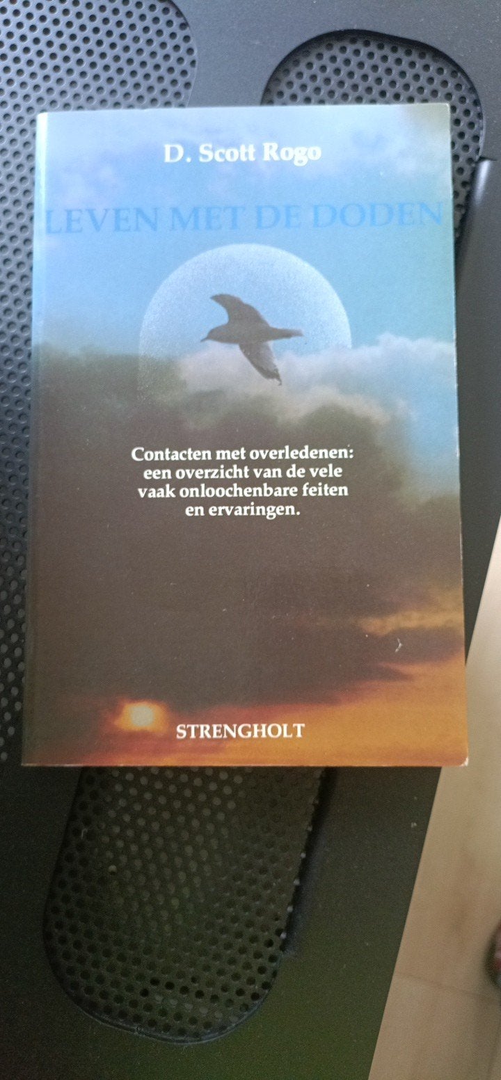 Leven met de Doden - D. Scott Rogo (Strengholt), Ophalen of Verzenden