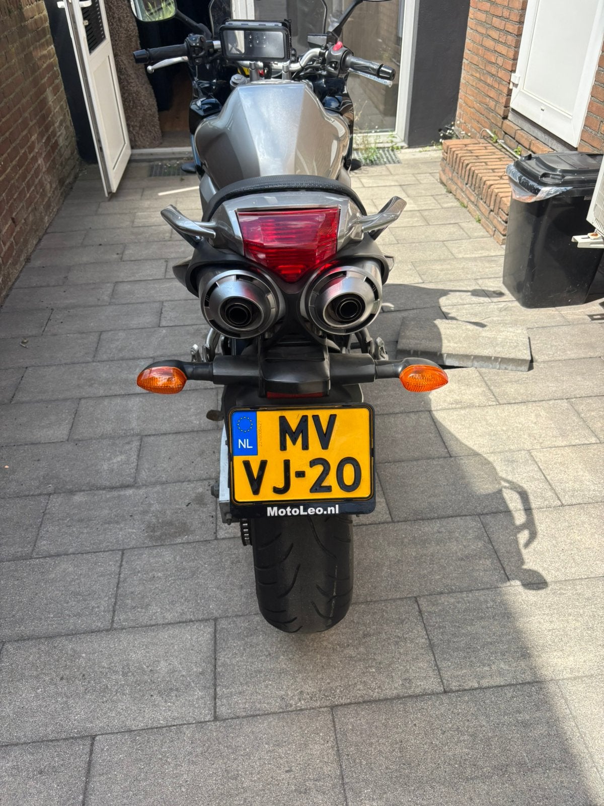 Yamaha fazer 600, Particulier, Toermotor