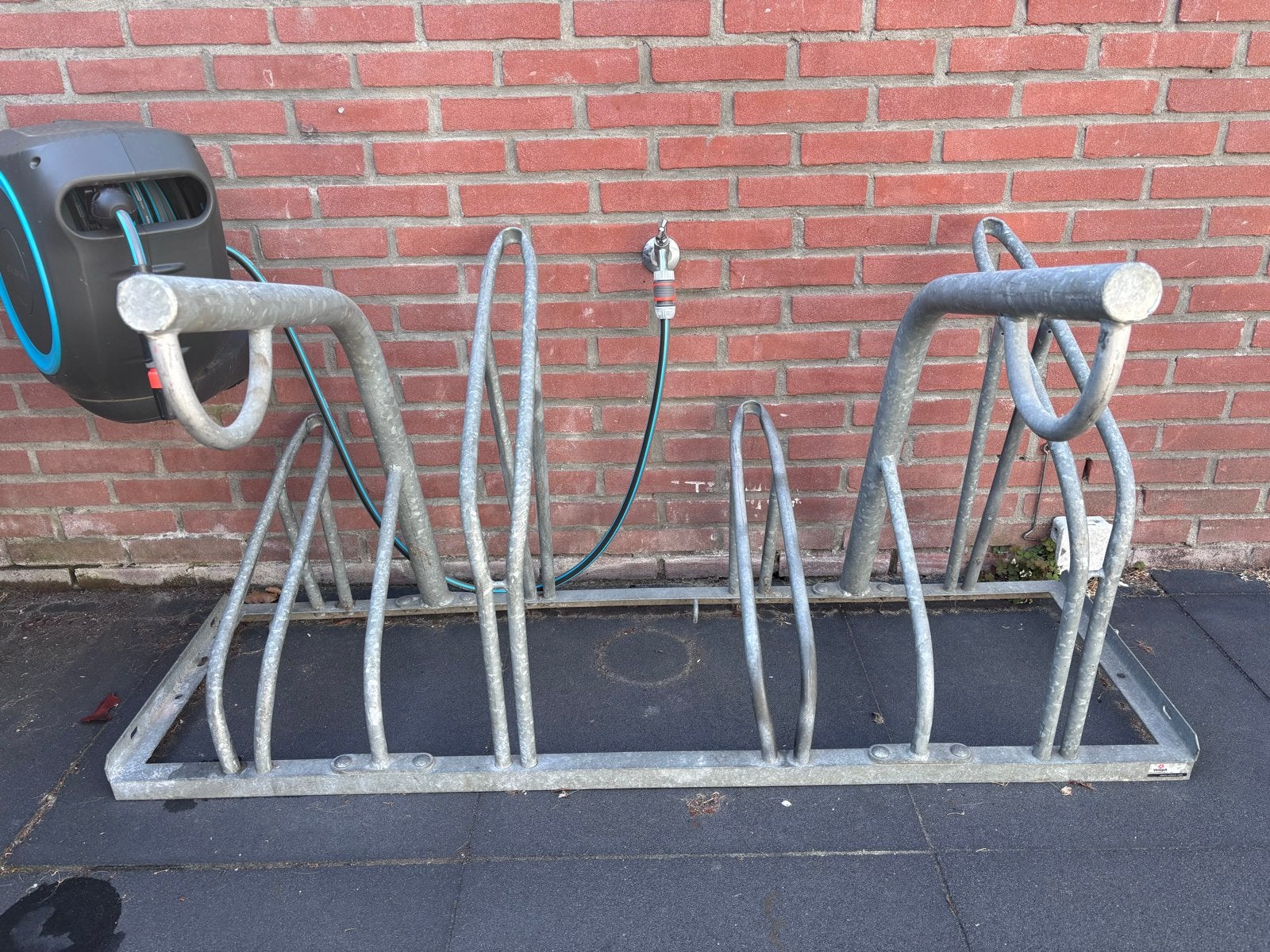 Gegalvaniseerd stalen fietsenrek voor 4 fietsen met beugels, Ophalen, Gebruikt