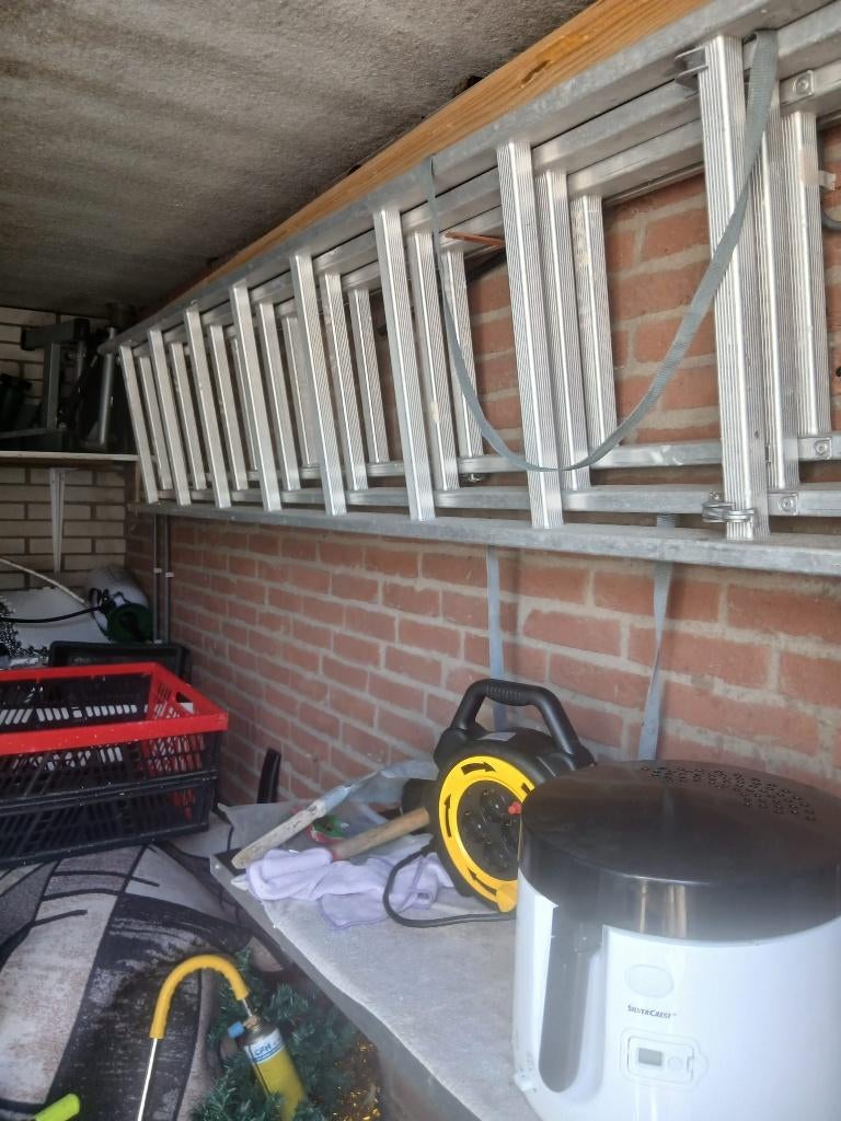 ladder aluminium 3 delen uitschuifbaar, Doe-het-zelf en Verbouw, Ladders en Trappen, Ophalen, Gebruikt, Ladder, Opvouwbaar of Inschuifbaar
