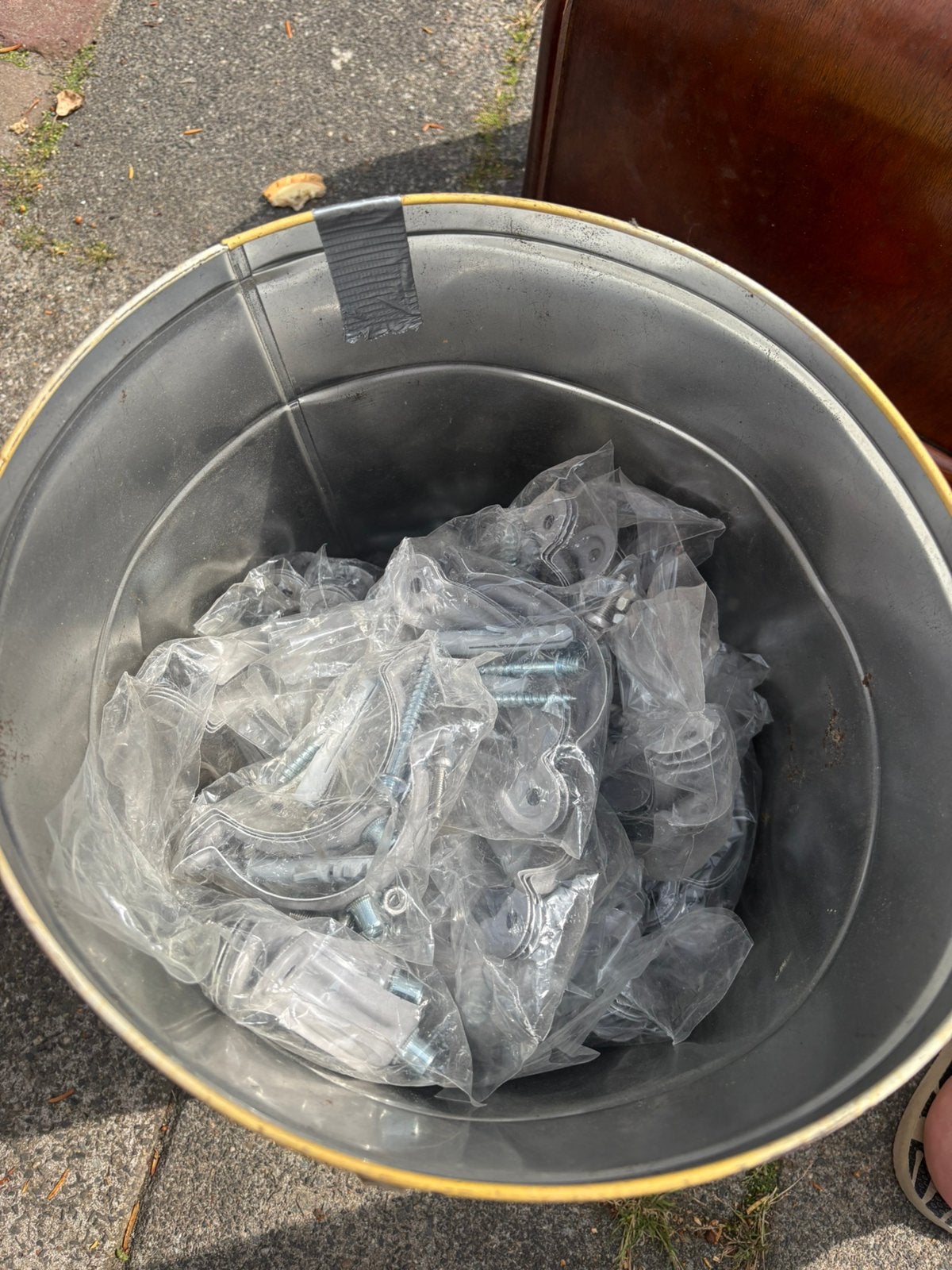 Partij beugelbevestigingen met pluggen en schroeven, Ophalen of Verzenden, Nieuw, Minder dan 50 mm, Overige typen