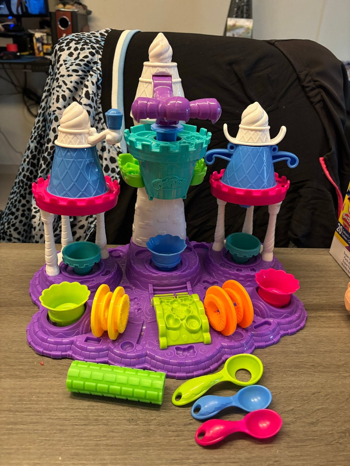 Grote Play-Doh set met veel accessoires en nieuwe klei, Kinderen en Baby's, Ophalen of Verzenden, Zo goed als nieuw, Jongen of Meisje
