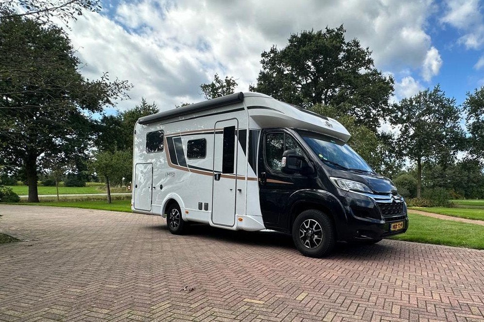 Bürstner Limited T 690 G, 2 persoons, enkele bedden, Caravans en Kamperen, Tot en met 2, 6 tot 7 meter, Bedrijf, Bürstner