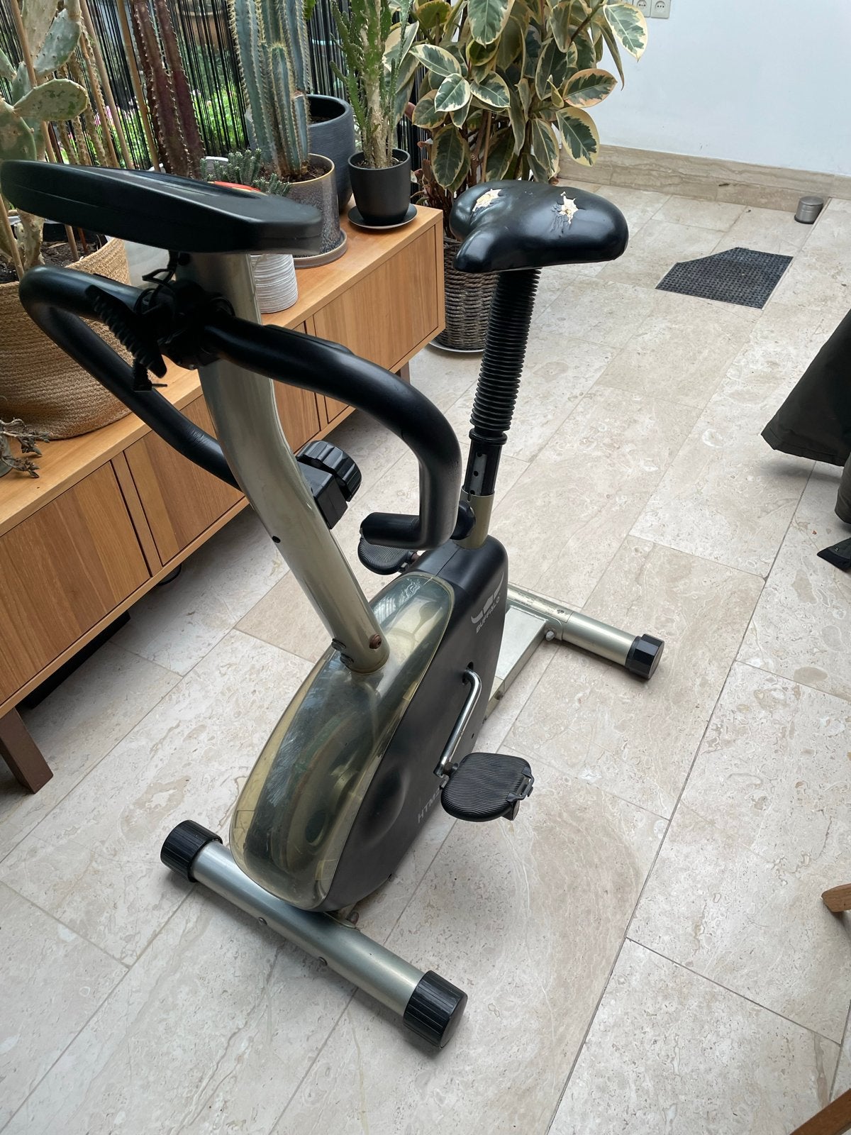 Hometrainer - Ideaal voor thuisworkouts, Ophalen, Gebruikt, Metaal, Benen