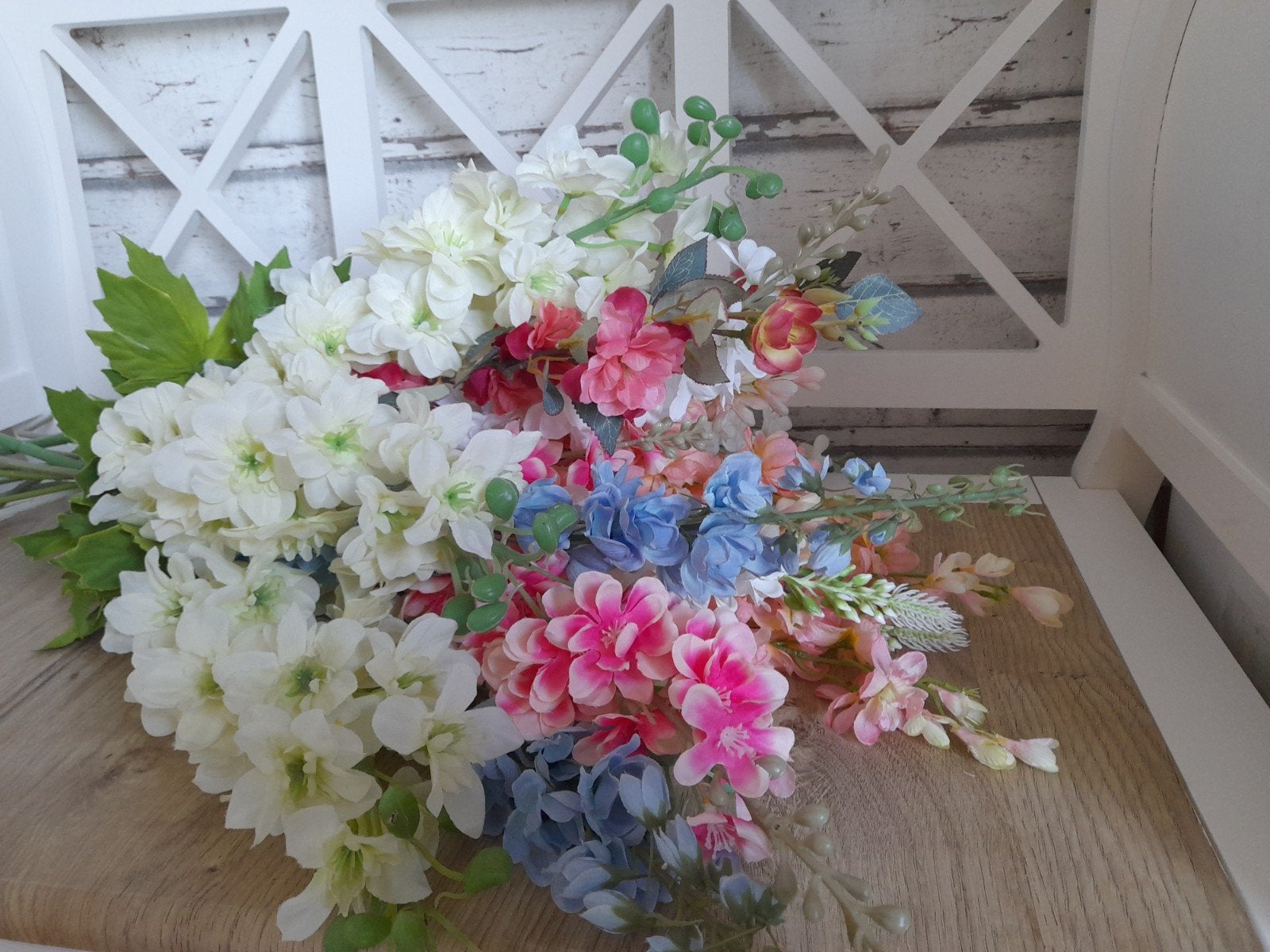 groot boeket kleurrijke kunstbloemen delphinium ridderspoor, Verzenden, Binnen