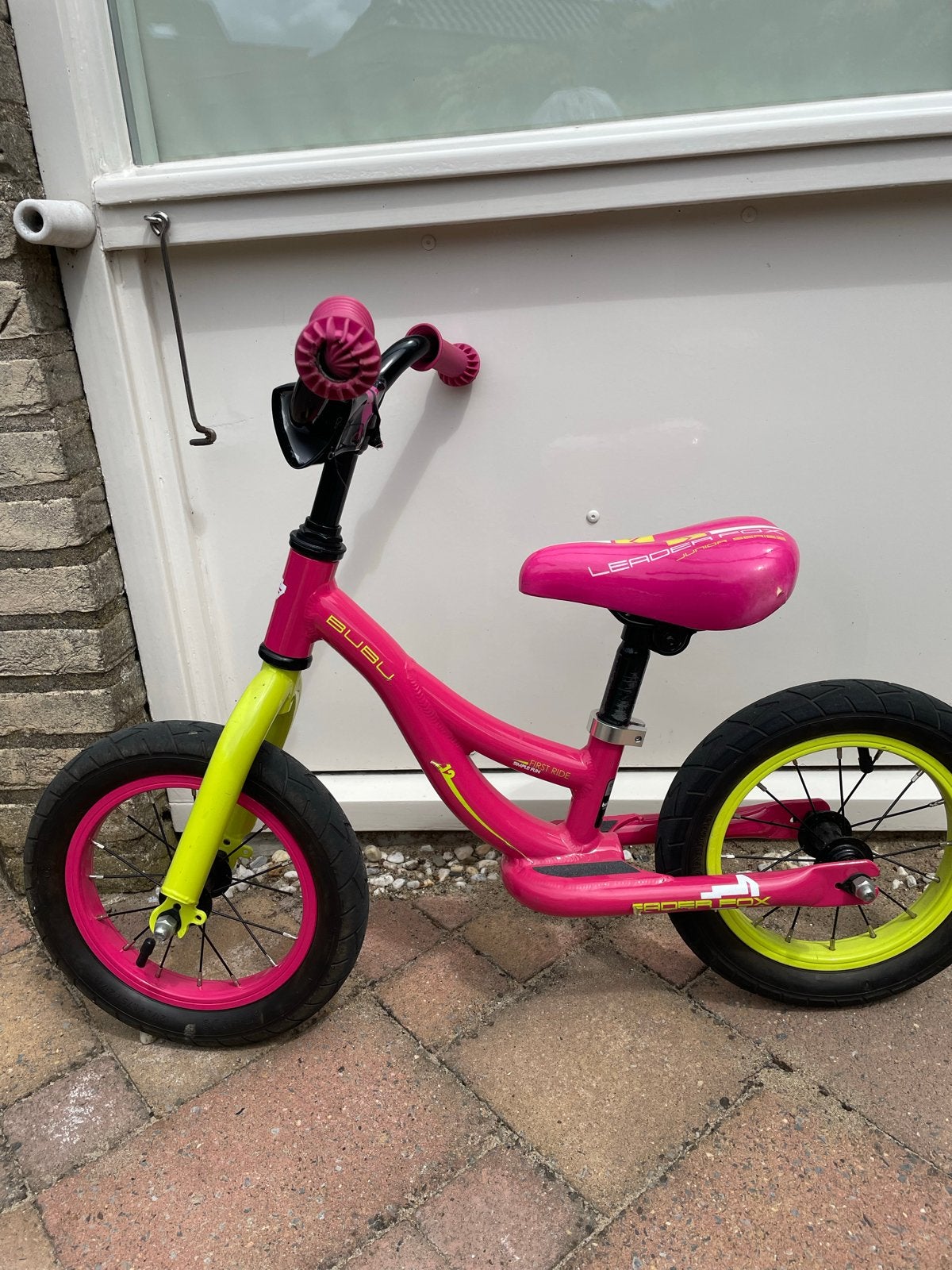 Roze Loopfiets Bubu Leader Fox 12 inch, Fietsen en Brommers, Ophalen, Gebruikt, Minder dan 16 inch