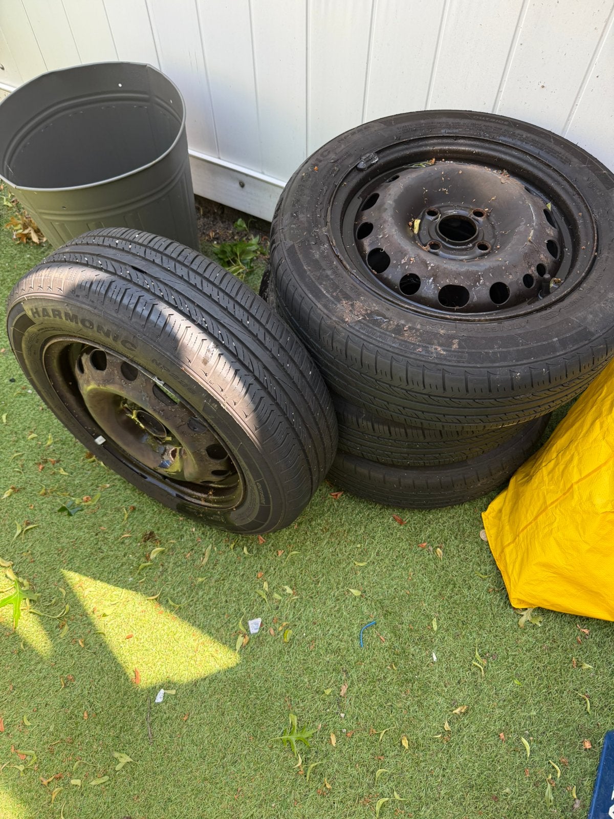 Opel Astra velgen met zomerbanden, Ophalen, Zo goed als nieuw
