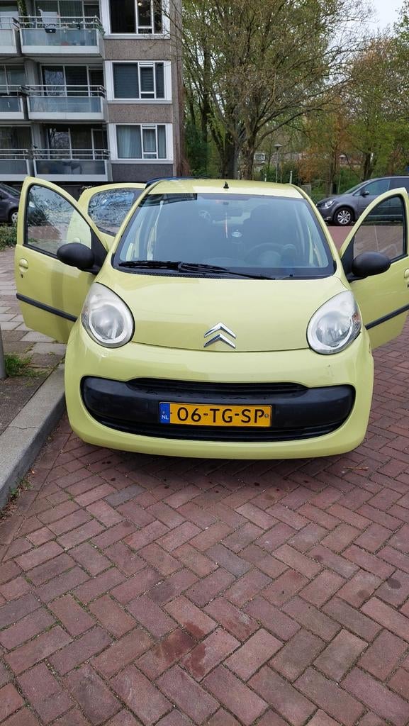 Citroën C1 1.0 5-DRS 2006 Geel, Auto's, Voorwielaandrijving, 4 stoelen, C1, 68 pk