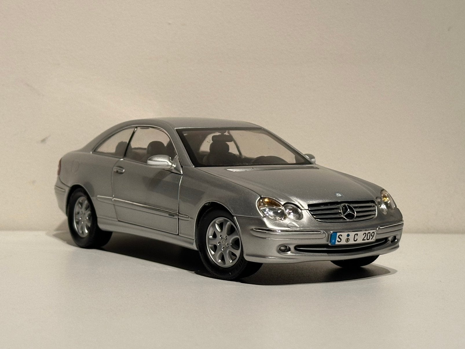Mercedes-Benz CLK Coupe (2005) | Kyosho | schaal 1:18, Hobby en Vrije tijd, Ophalen of Verzenden, Zo goed als nieuw, Kyosho