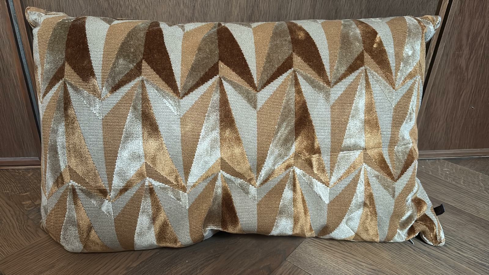Prachtige etnische print Claudi kussen beige/oranje, Ophalen of Verzenden, Nieuw, Beige, Vierkant