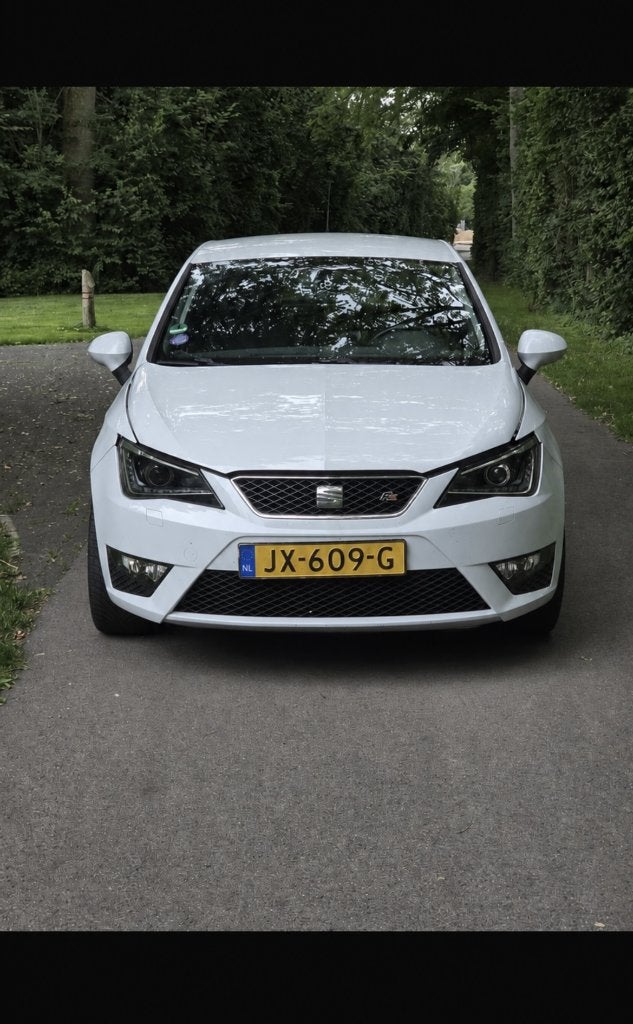 Seat Ibiza 1.0 TSI 70KW 5DRS 2016 Wit, Auto's, Seat, 40 €/maand, Zwart, 995 kg, Origineel Nederlands