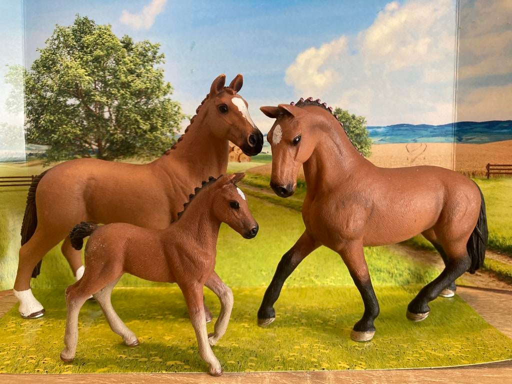 Schleich hengst, merrie en veulen, Ophalen of Verzenden, Zo goed als nieuw