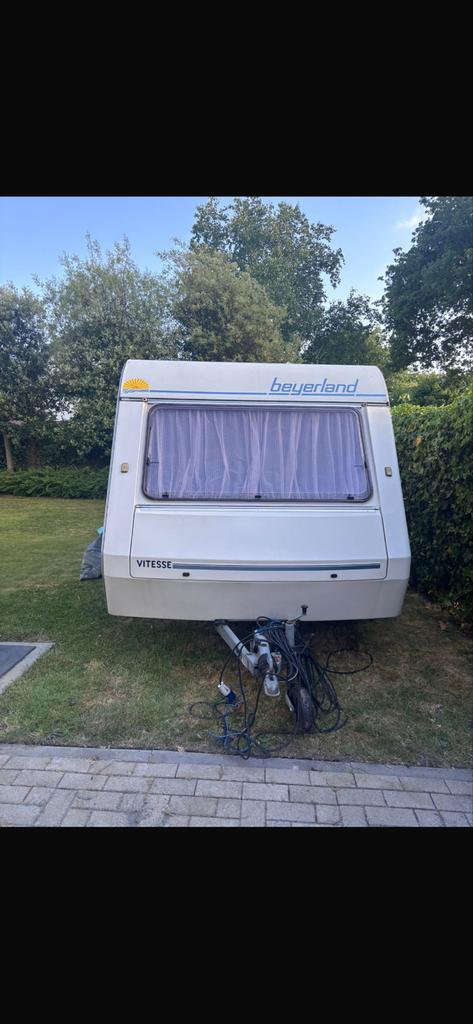Compacte Beijerland Vitesse 350dd met voortent en luifel, Caravans en Kamperen, Omvormbare zithoek, Treinzit, Tot en met 3, Particulier
