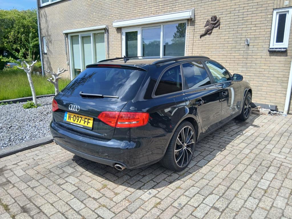 Audi a4 b8 2.7tdi, 4 cilinders, 400 kg, Zwart, Stationwagon