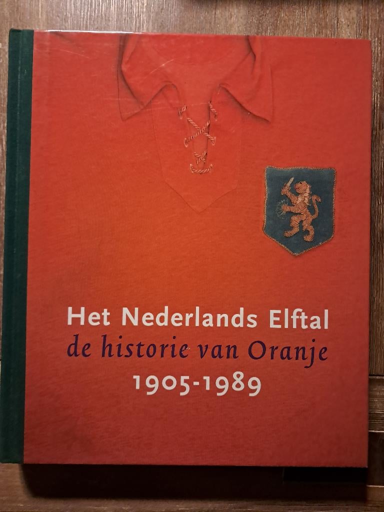 Het Nederlands elftal, Boeken, Diverse auteurs, Ophalen of Verzenden, Zo goed als nieuw, Balsport