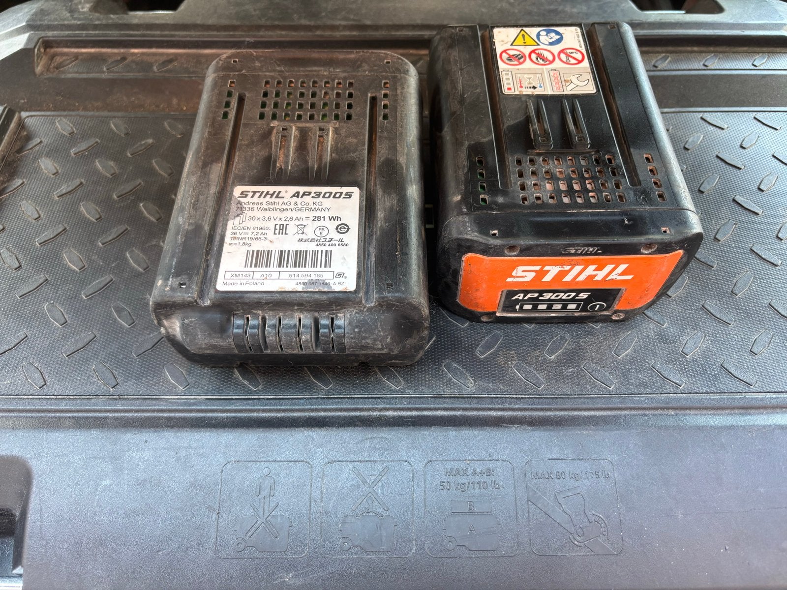 Stihl AP 300 S accu 2 stuks, Ophalen, Gebruikt, Overige merken, Overige typen