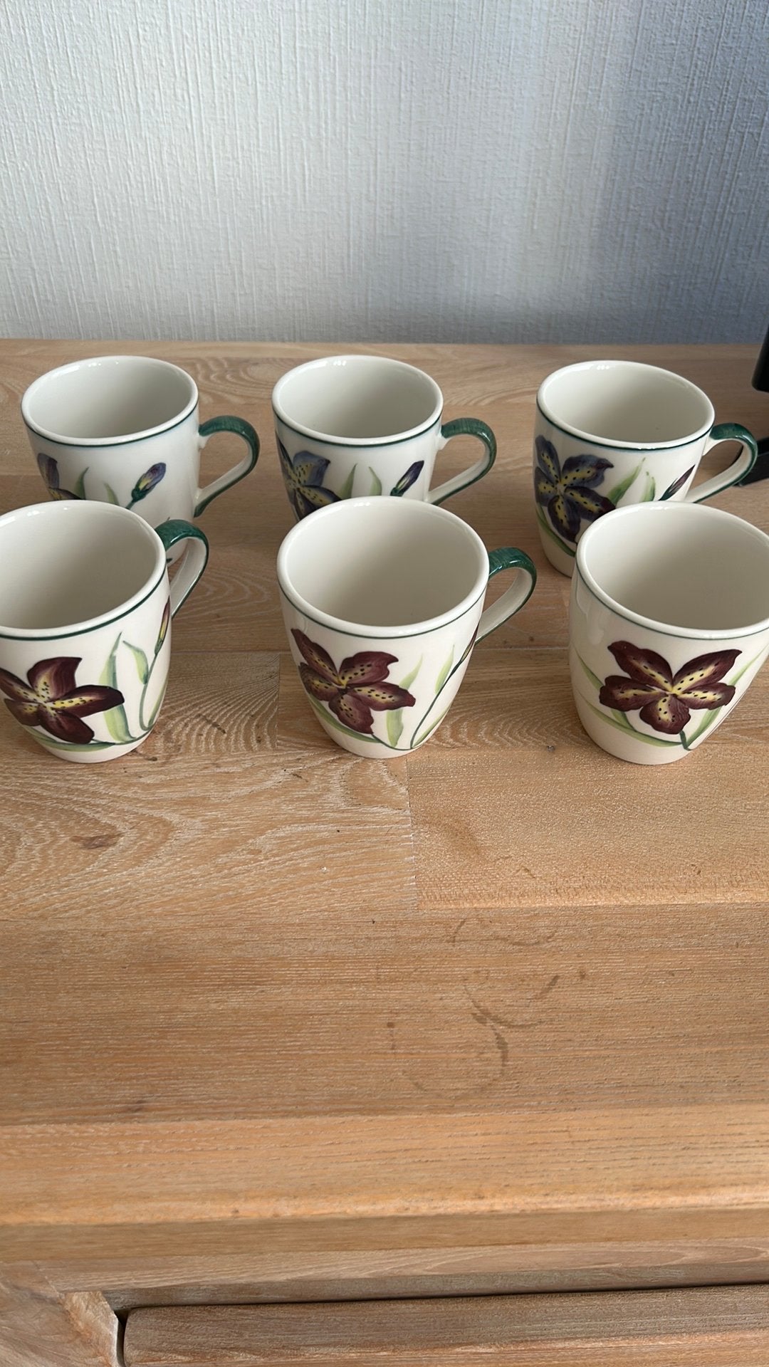 Vic’s mokken (6) met lelie, Overige merken, Keramiek, Vintage, Zo goed als nieuw