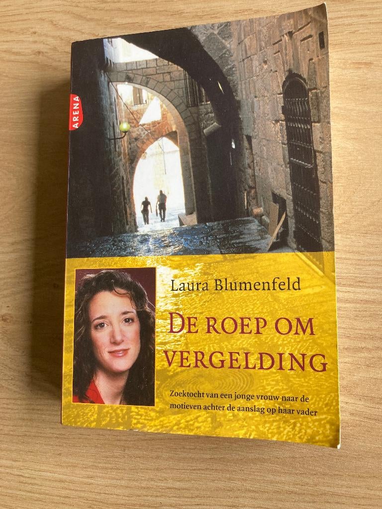 Boek Laura Blumenfeld, Ophalen of Verzenden, Gelezen