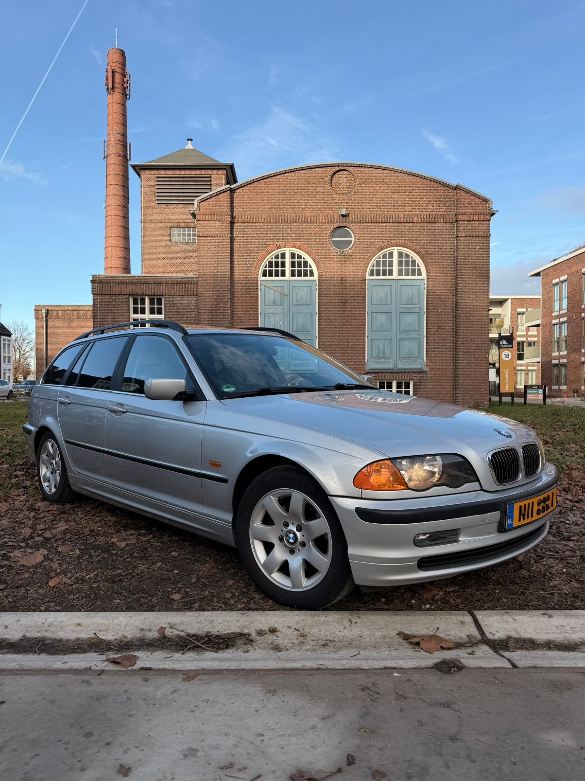 BMW 320i Executive | Youngtimer | Leder Schuifdak | APK 6-27, Achterwielaandrijving, 1440 kg, Zwart, Stationwagon