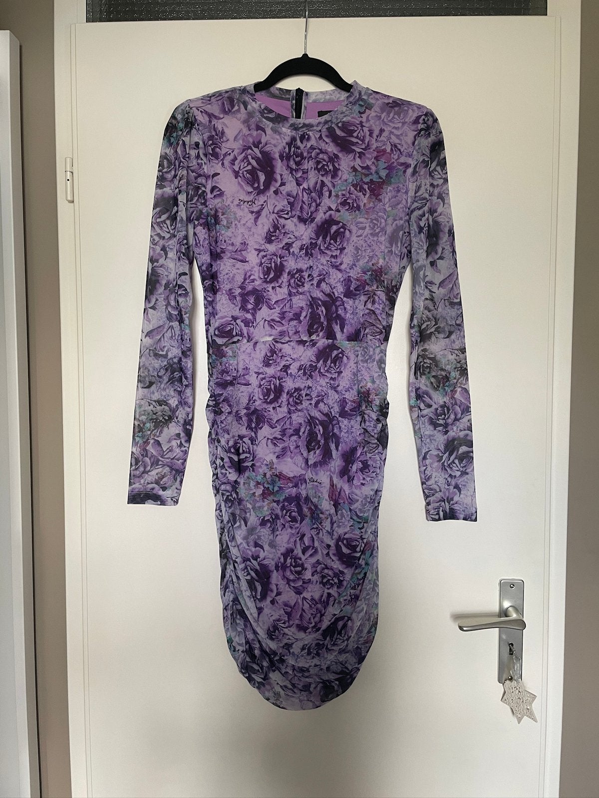 Nikkie plessen paarse rozen jurk dress mt 40, Maat 38/40 (M), Paars, Ophalen of Verzenden, Zo goed als nieuw
