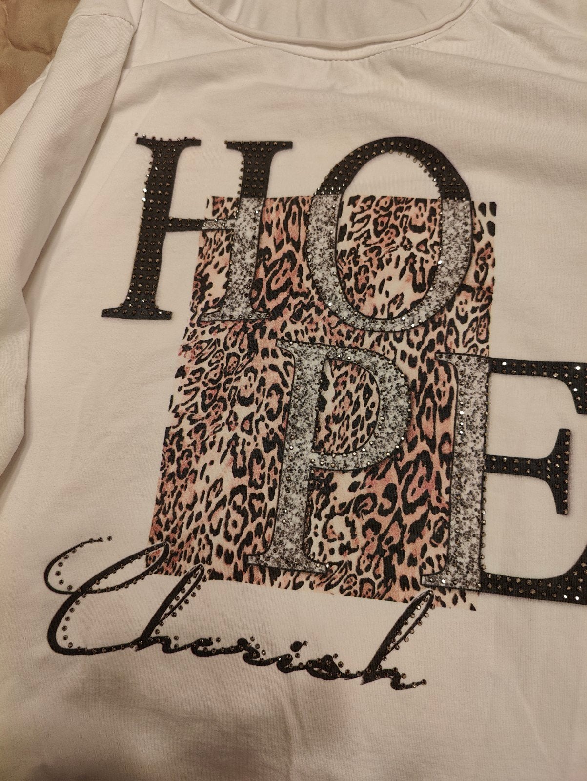 Leuk wit shirt met lange mouwen en 'HOPE' print, Kleding | Dames, Ophalen, Gedragen, Wit, Lange mouw