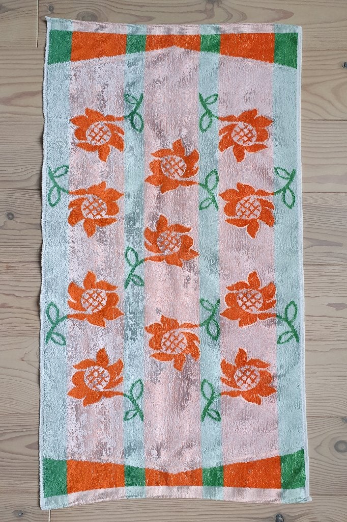 leuke originele retro/ vintage handdoek van Wevolux, Verzenden, Zo goed als nieuw, Oranje, Handdoek