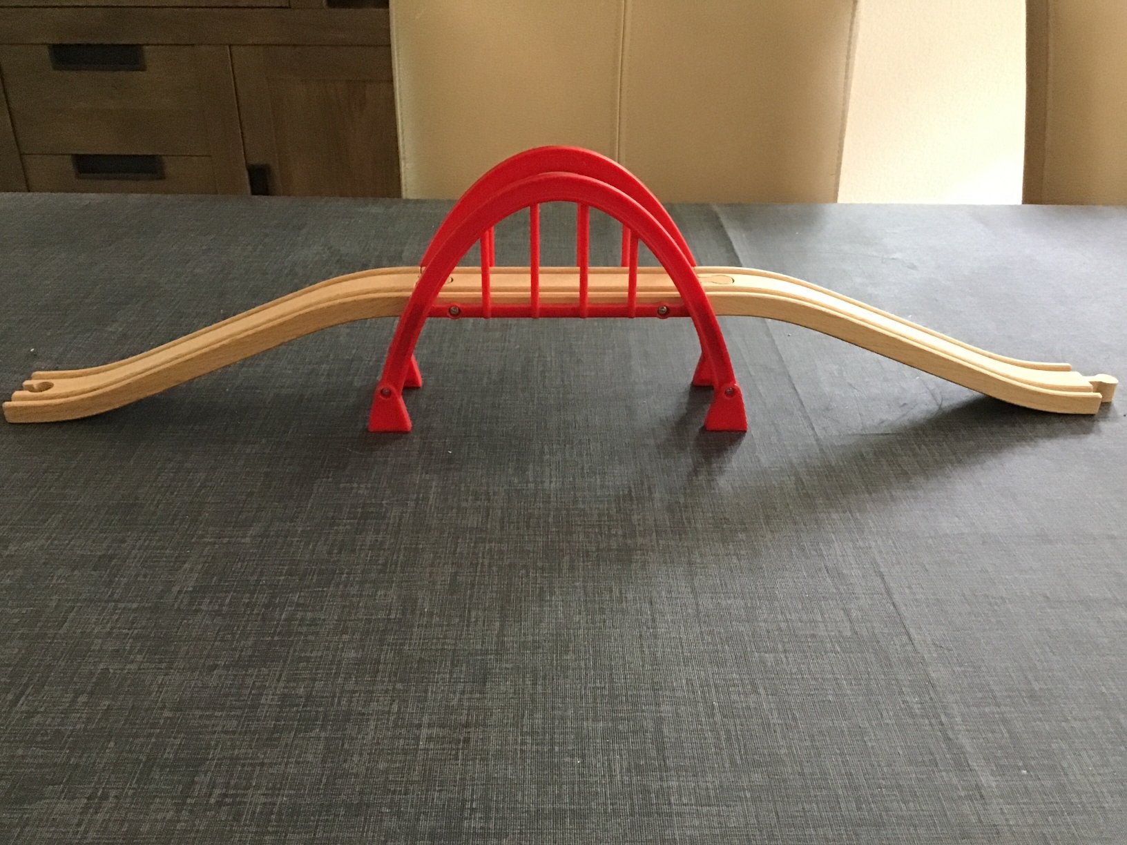 Brio brug met op en af rij banen, Ophalen of Verzenden, Zo goed als nieuw