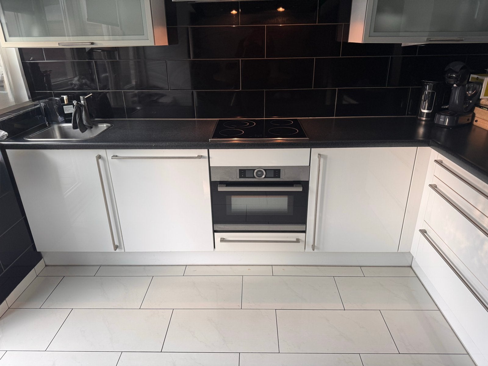 Moderne hoekkeuken met spotjes en hoogglans afwerking, Ophalen, Gebruikt, Wit, Hoekkeuken
