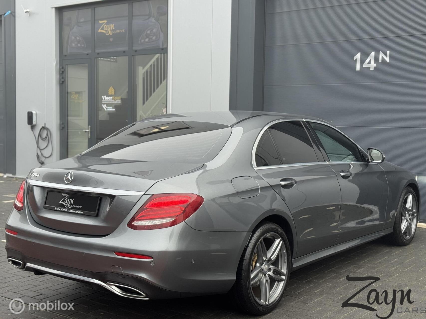 Mercedes E-klasse 220D AMG-Pakket | 19'' | Widescreen |, Auto's, Automaat, Achterwielaandrijving, Gebruikt, 4 cilinders