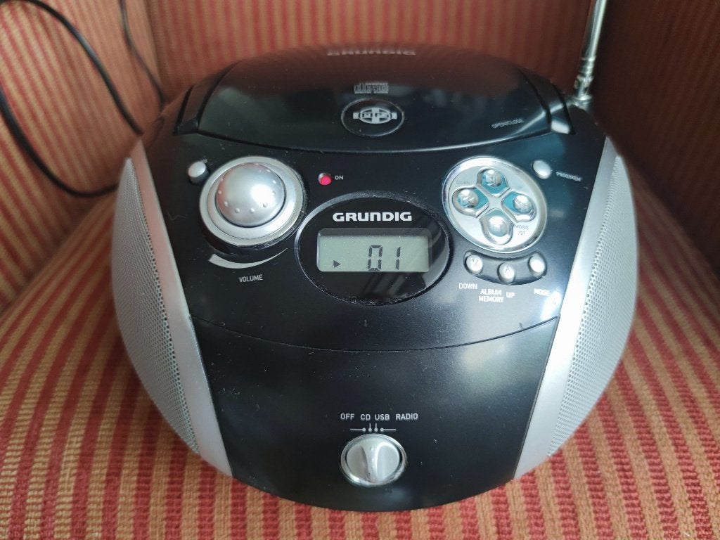 Grundig RCD 1445 USB/CD Radiospeler - Zwart GOEDE STAAT, Ophalen of Verzenden, Gebruikt, Radio, Met cd-speler