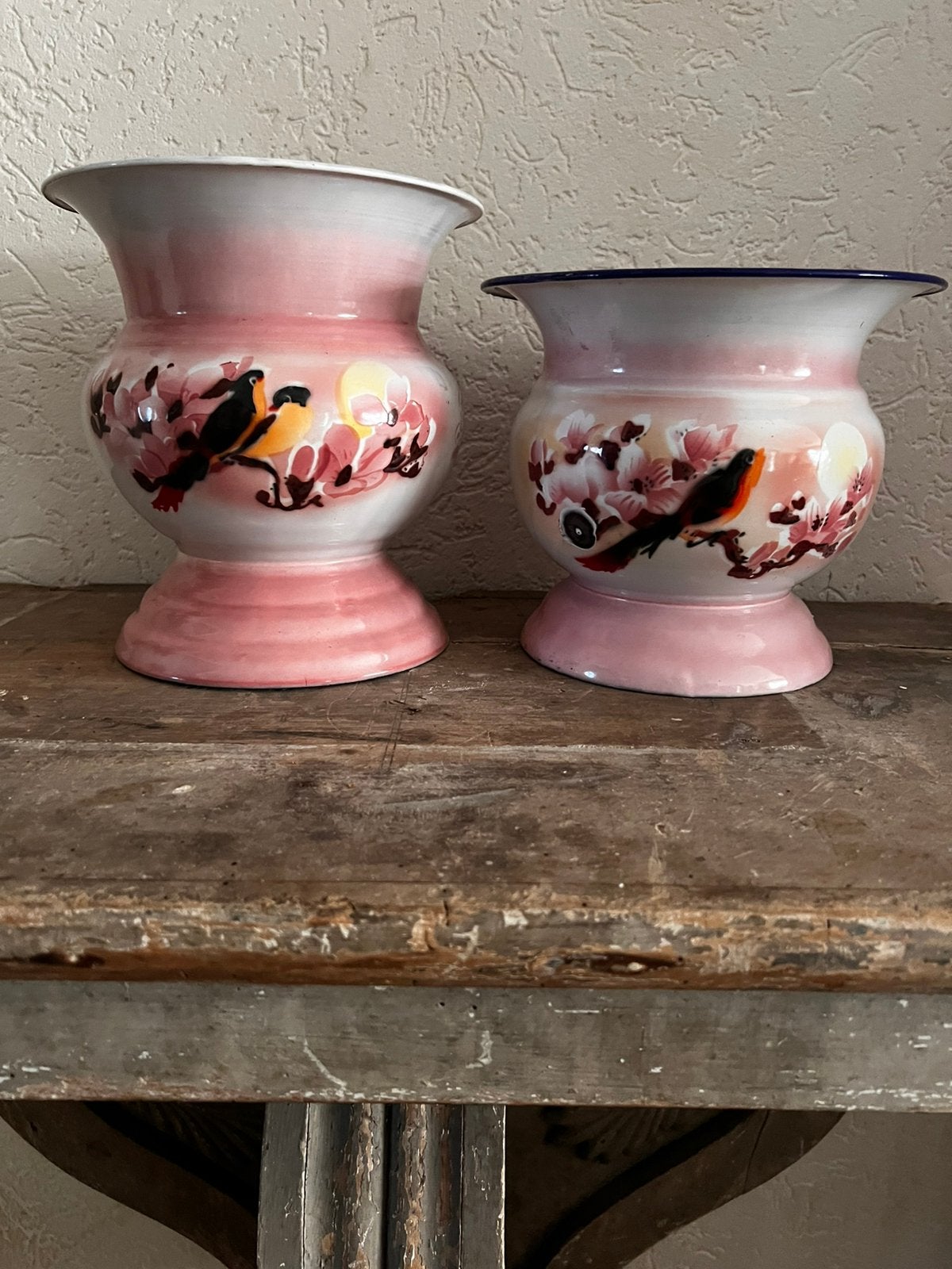 Roze wit emaille potten vaas vazen vogeltje bloemen magnolia, Ophalen of Verzenden
