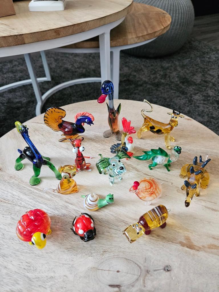 Collectie glazen beeldjes van dieren en figuren, Ophalen
