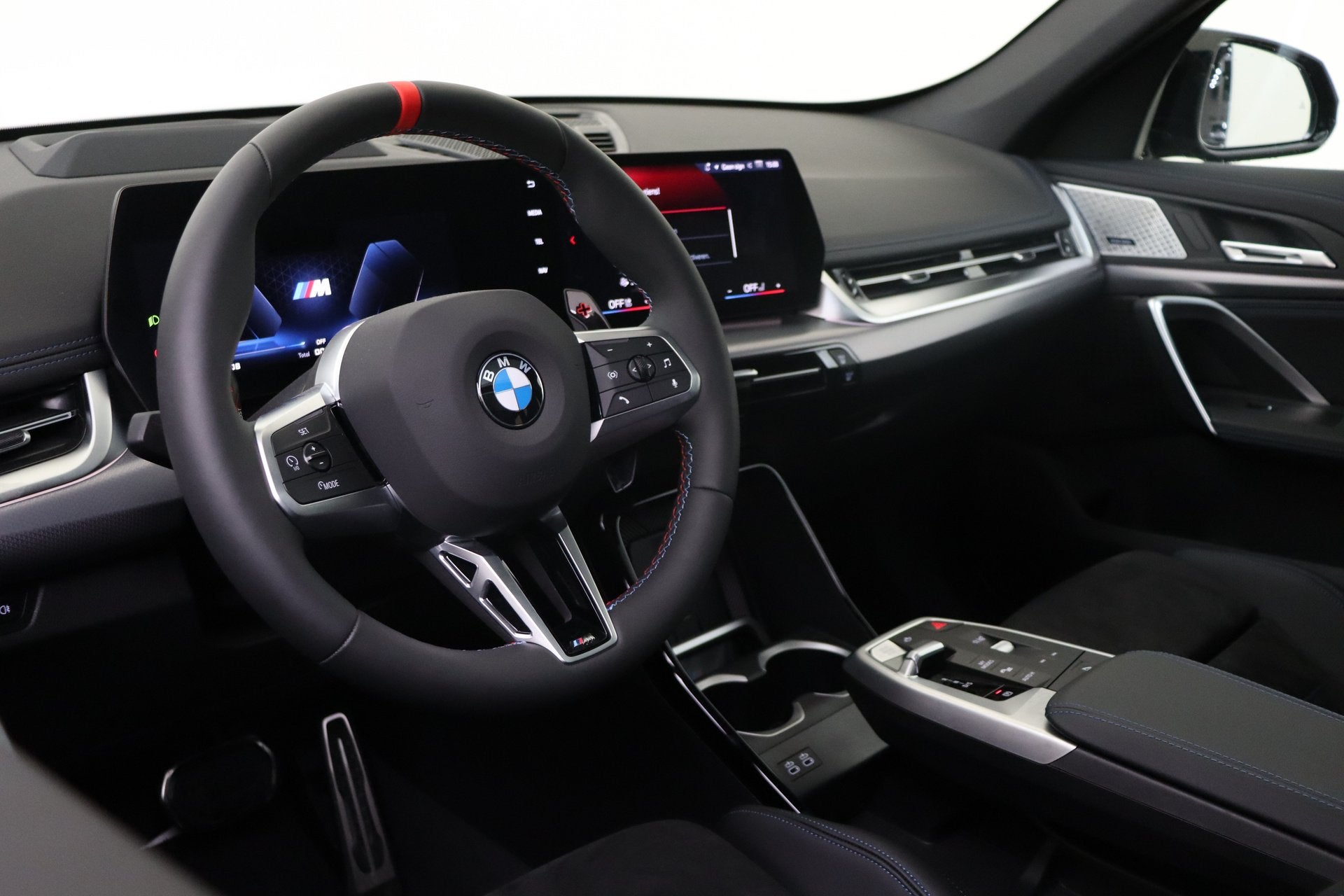 BMW X1 M35i High Executive Automaat / Panoramadak / M Sports, Auto's, BMW, 1998 cc, 4 cilinders, Met garantie (alle), Zwart