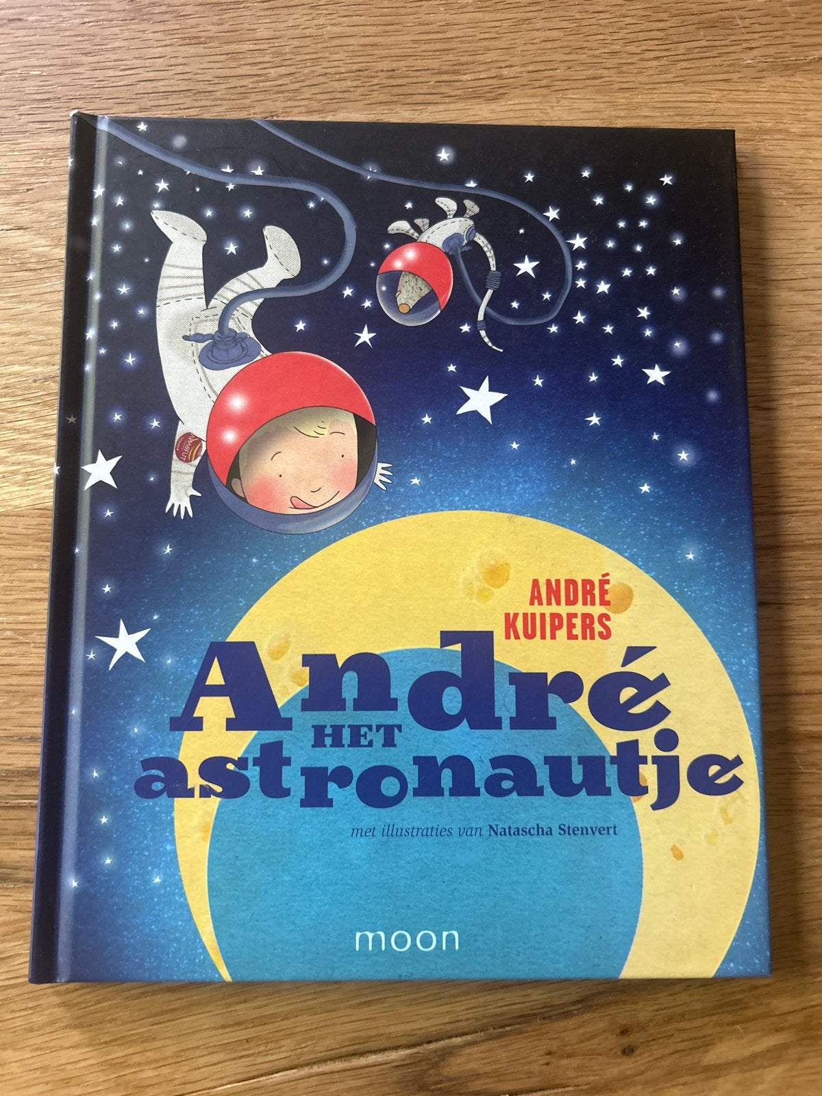 André het Astronautje - Hardcover kinderboek, Boeken, Ophalen of Verzenden, Zo goed als nieuw, 3 tot 4 jaar