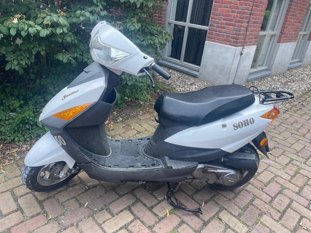 Scooter wit santini, Fietsen en Brommers, Brommeronderdelen | Scooters, Ophalen, Gebruikt, Overige typen, Overige merken