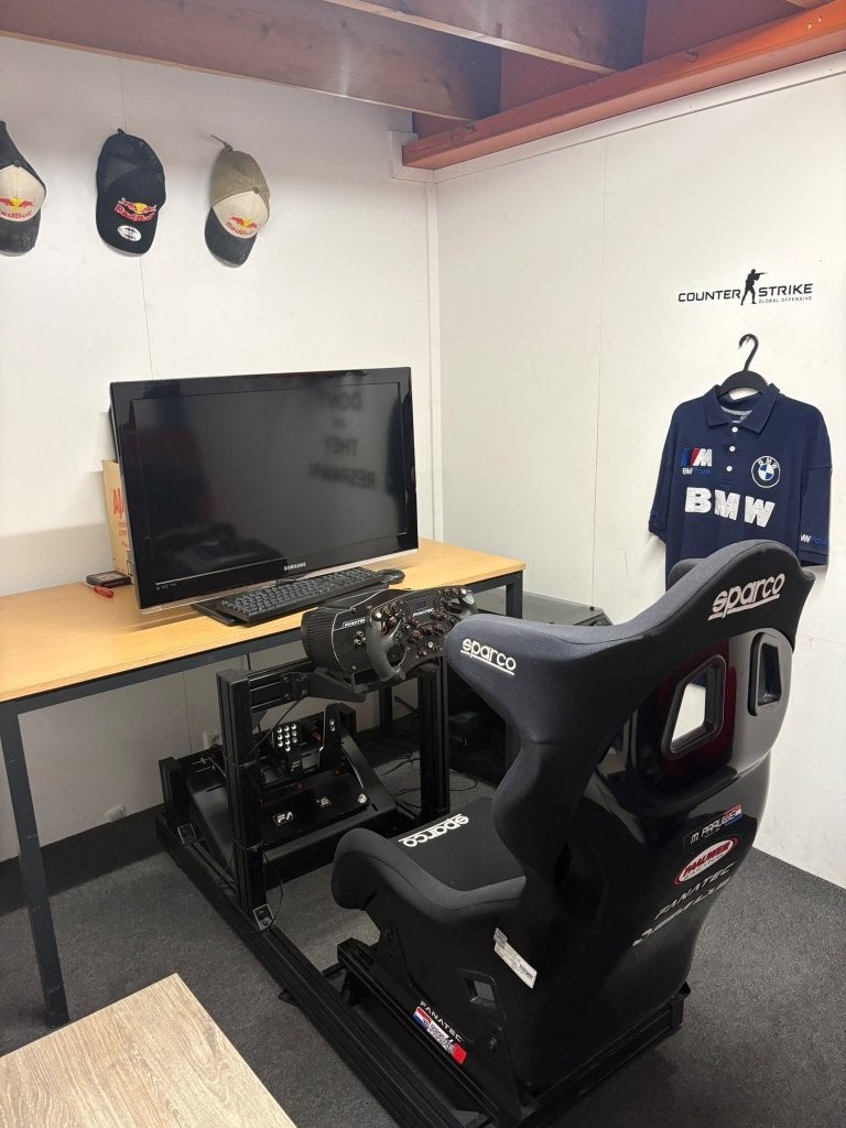 Race simulator met computer case, Spelcomputers en Games, Ophalen, 1 speler, Zo goed als nieuw, Vanaf 3 jaar