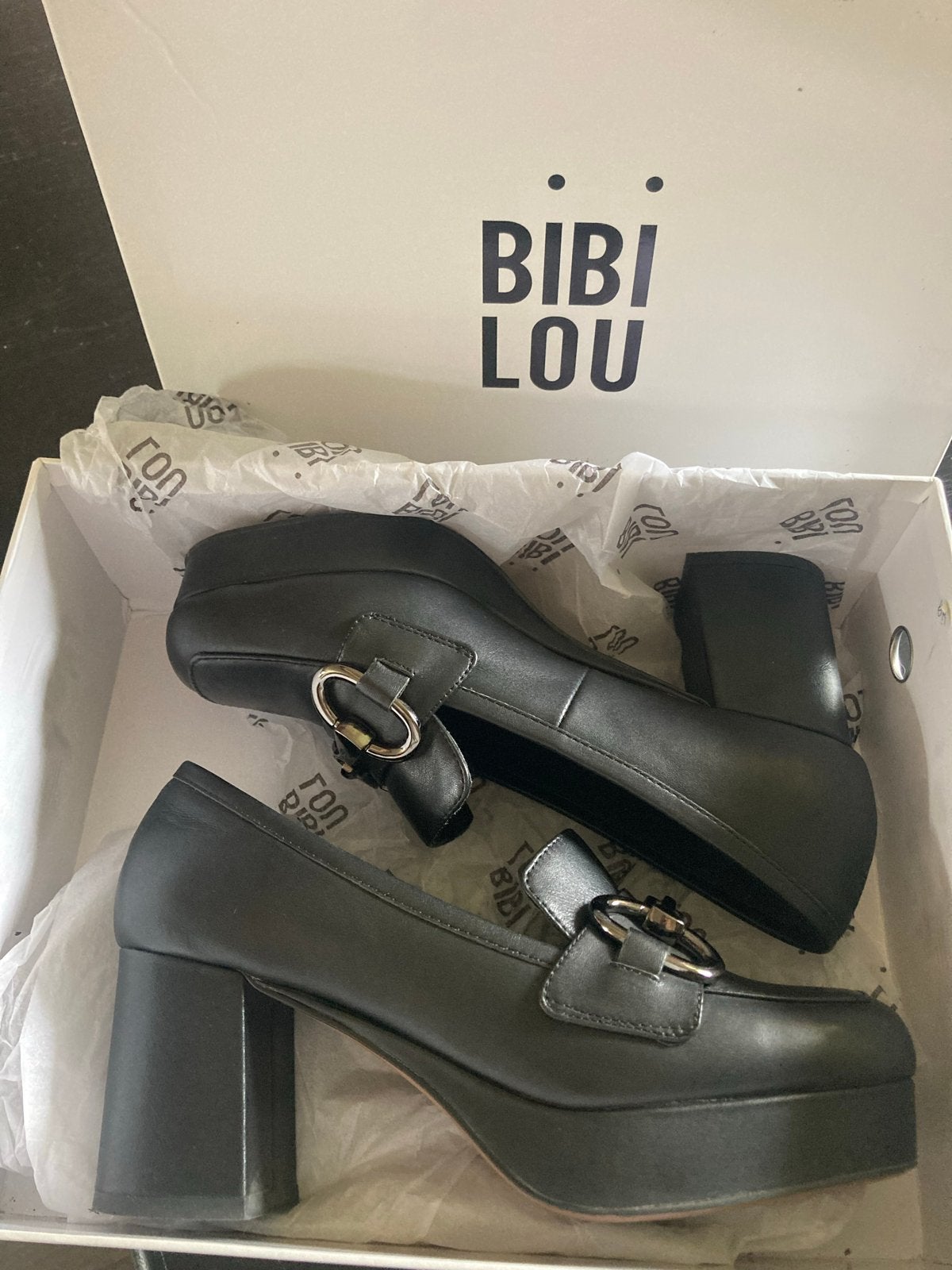 Bibi Lou Zwarte Leren Loafers met Blokhak en Platform, Verzenden, Zo goed als nieuw, Zwart, Instappers