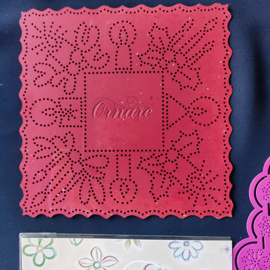 Embossing stencils set 112, Hobby en Vrije tijd, Ophalen of Verzenden, Zo goed als nieuw, Overige thema's, Pons of Mal