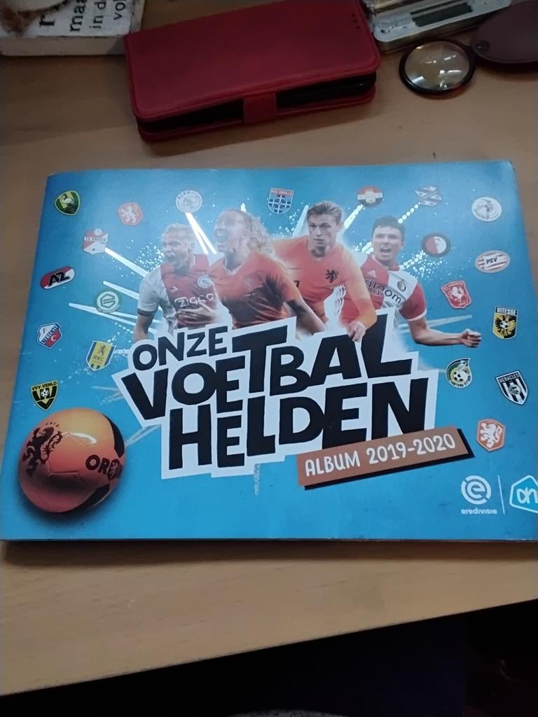 PLAATJESALBUM 2019-2020, Ophalen of Verzenden, Zo goed als nieuw, Overige binnenlandse clubs, Poster, Plaatje of Sticker