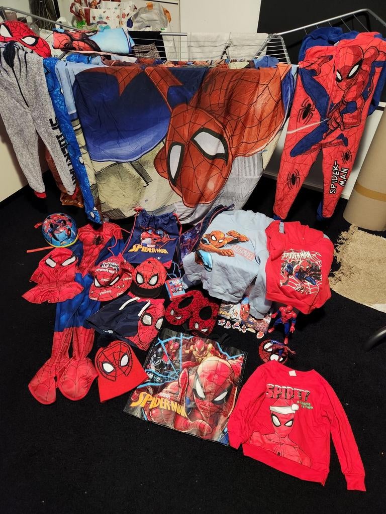 Spiderman kleding en accessoires set, Kinderen en Baby's, Carnavalskleding en Verkleedspullen, Ophalen of Verzenden, Jongen of Meisje