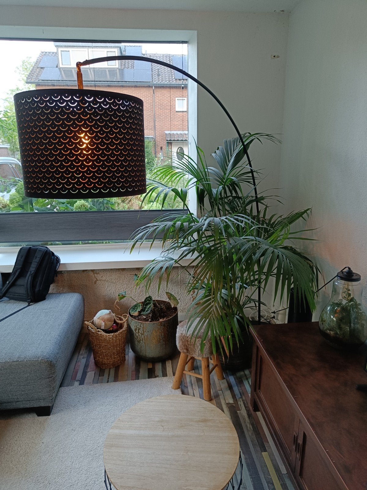 Ikea Skaftet vloerlamp met zwarte kap, Huis en Inrichting, Lampen | Vloerlampen, Ophalen, Gebruikt, Modern, Scandinavisch, E27 (groot)