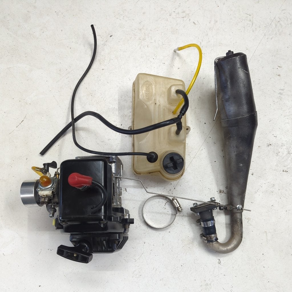 Zenoah 23cc motor + aluminium sportuitlaat & tank (FG Carson, Hobby en Vrije tijd, Modelbouw | Radiografisch | Auto's, Benzine